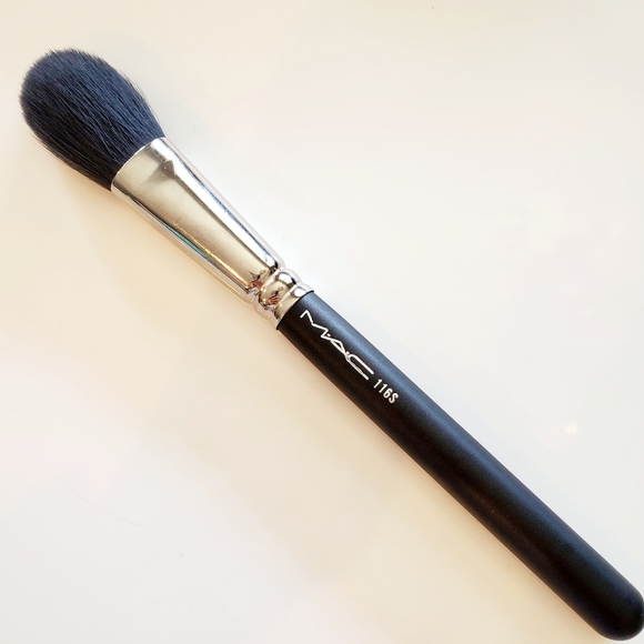 mac 116s blush brush